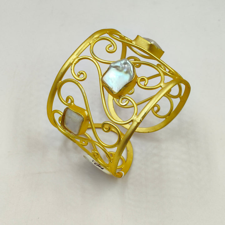 Regal Swirl Pearl Cuff