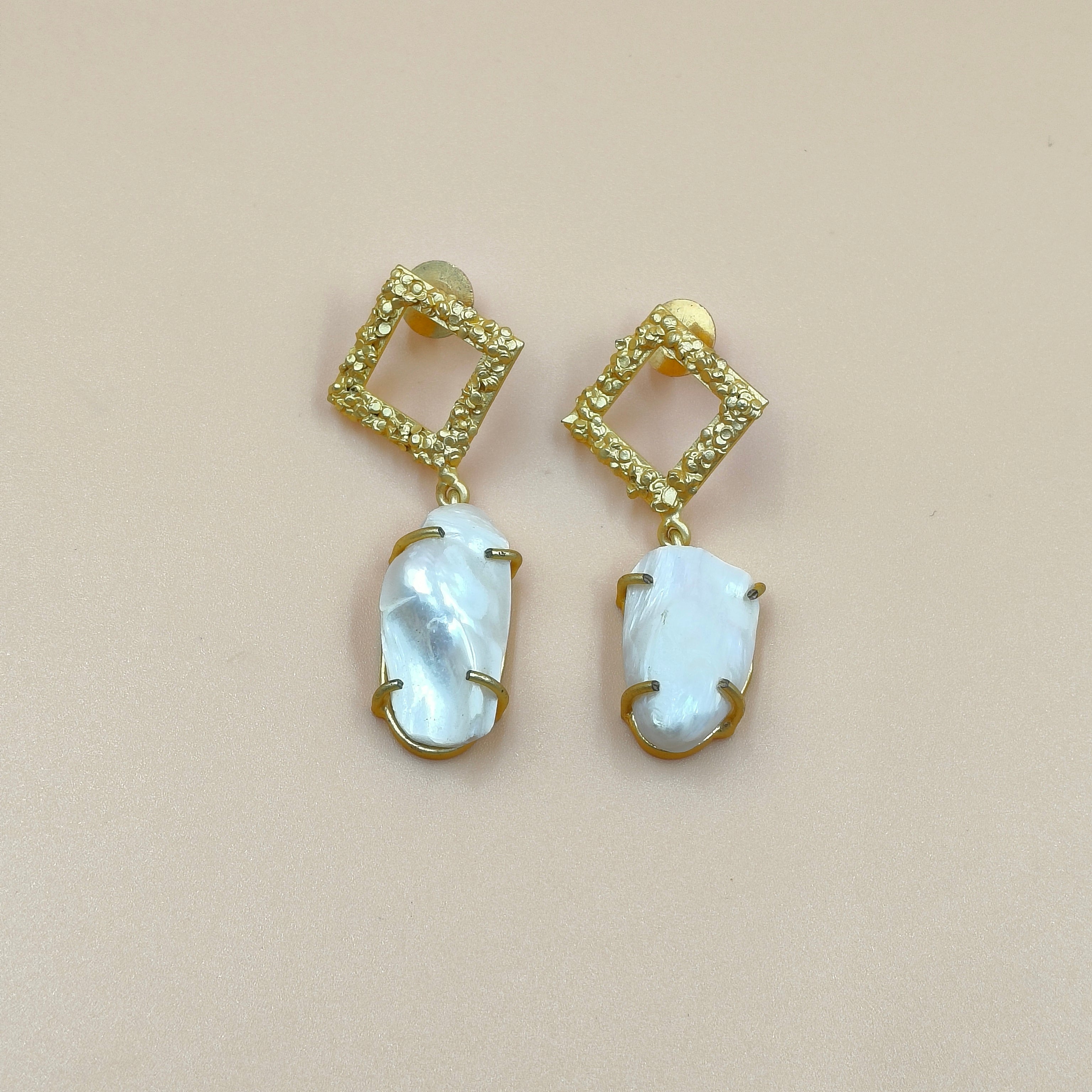 Luminous Pearl Elegance Earrings