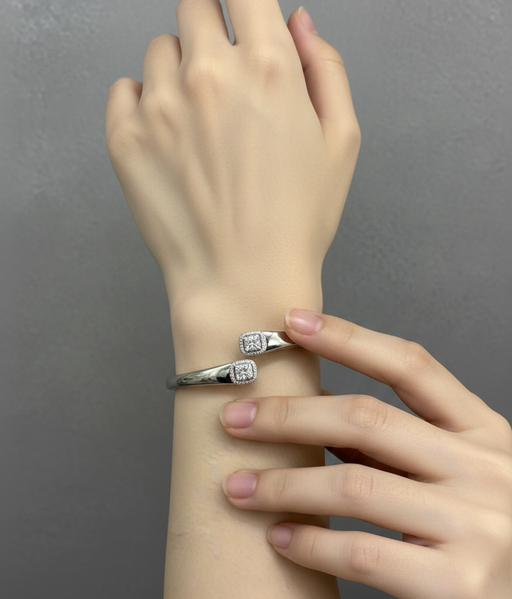 Noor Infinity Bracelet