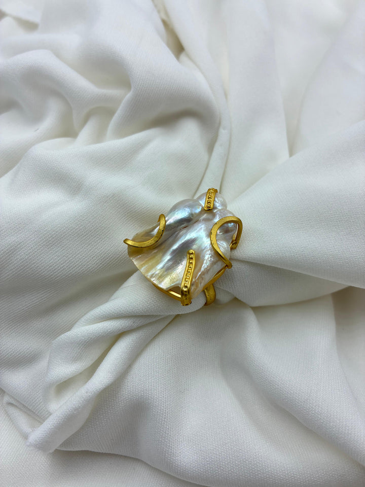 "Luminous Pearl Wave Ring"