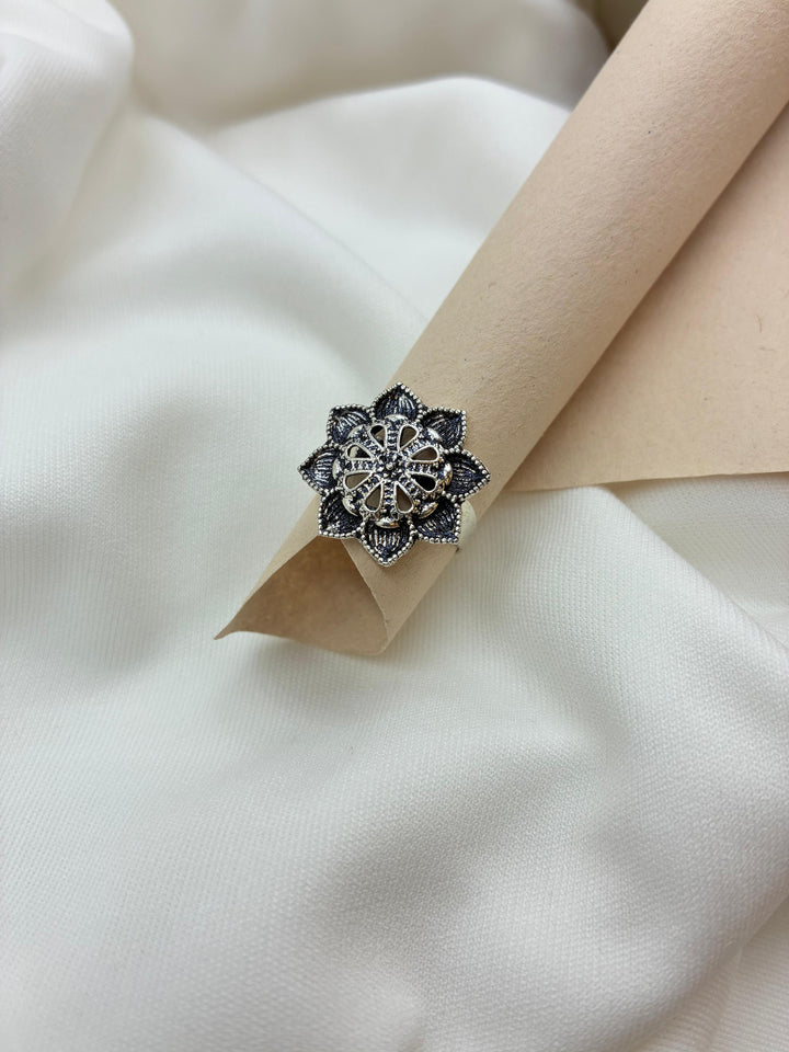 Antique Aura Ring