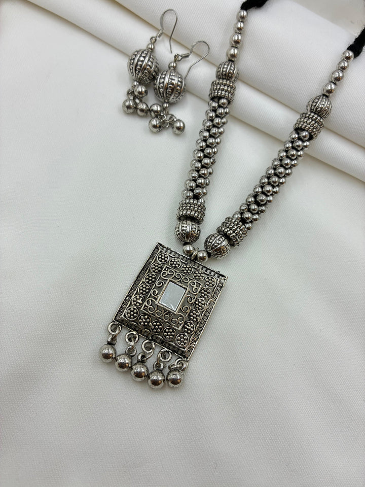 Oxidised Royal Charm