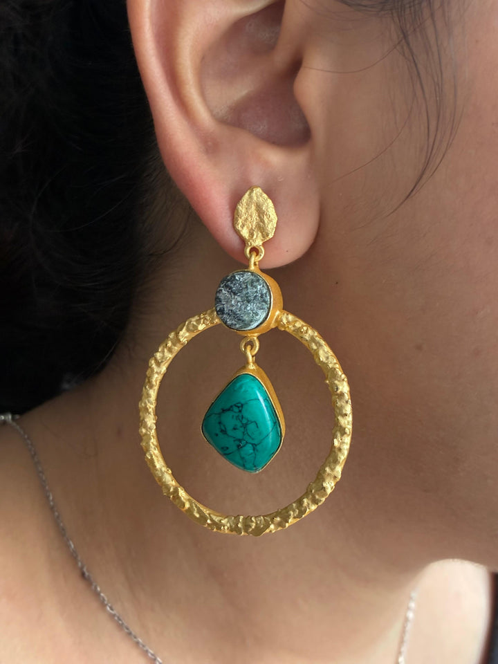 Lustrous Loop Drops