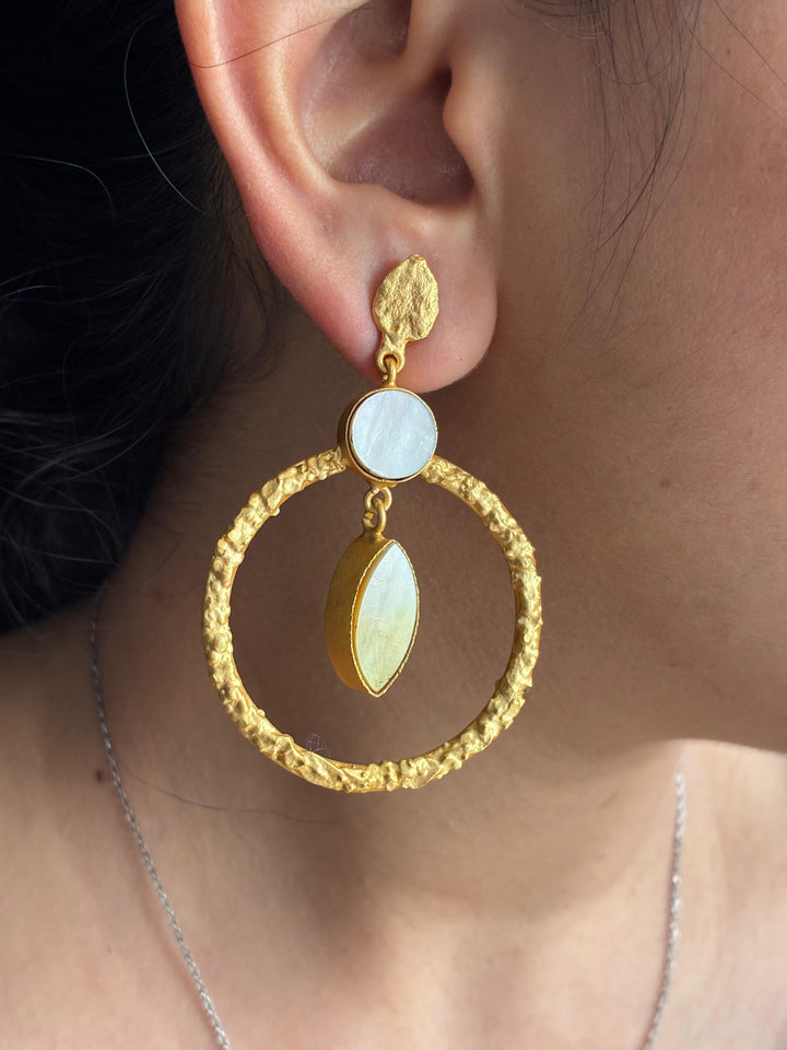 Golden Glow Pearl Drops1960